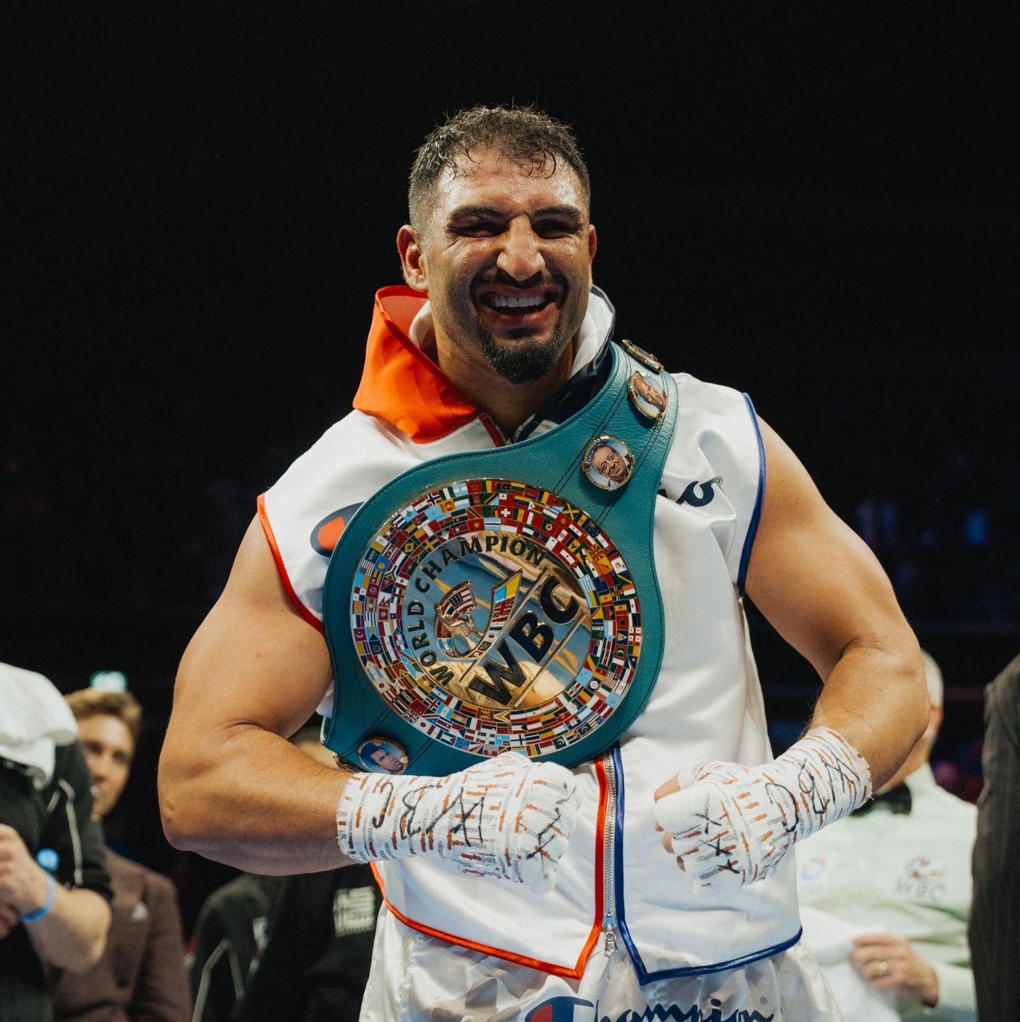 Жесткий вердикт WBC: Усику официально запретили реванш с Верховеном